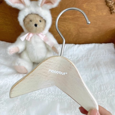 宝藏级maodour宠物衣架来啦!拯救强迫症的实木衣挂,建议所有女生都给我冲!